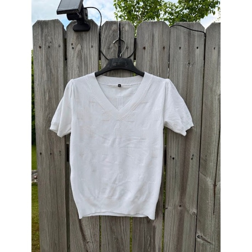 White V-Neck Short Sleeve Textured Geometric Knit Sweater Top Size M